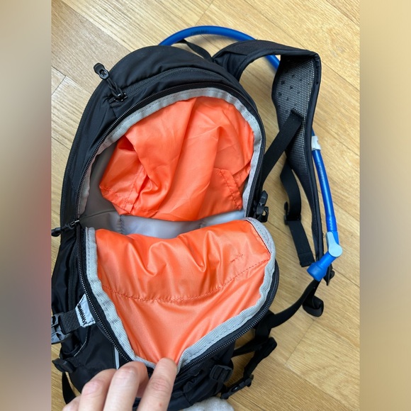 Camelbak MULE camel back - water hiking backpack - in black - Picture 4 of 5